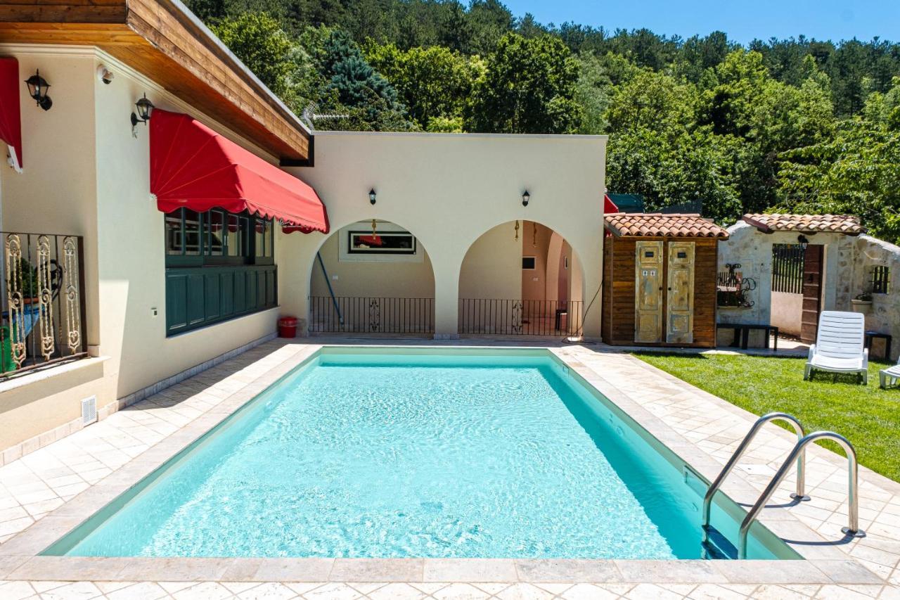 Aria Di Bosco Bed and Breakfast LʼAquila Buitenkant foto